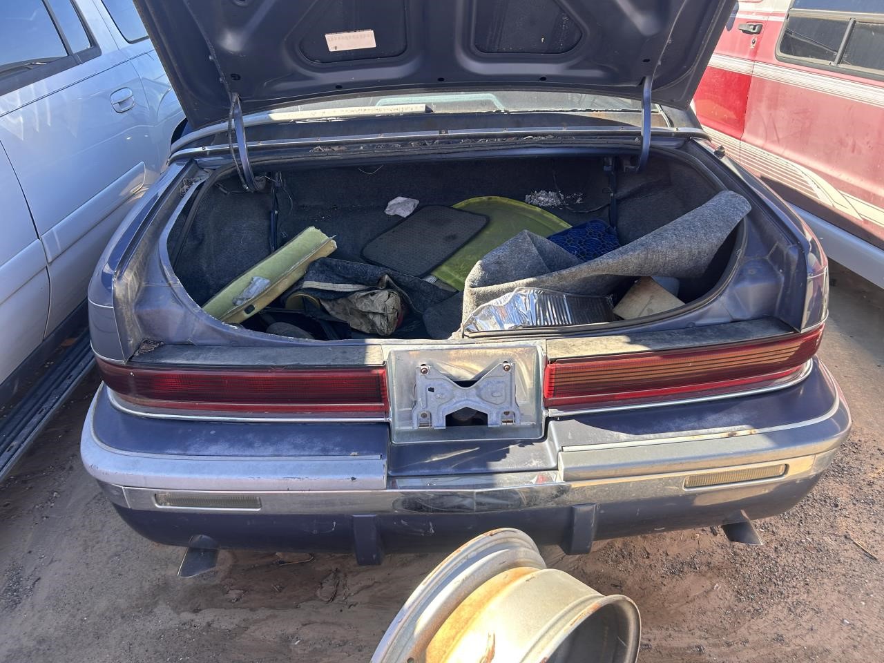 https://f005.backblazeb2.com/file/img-partshotlines-com/Inventory/OK19/Vehicle/25722_07.jpg