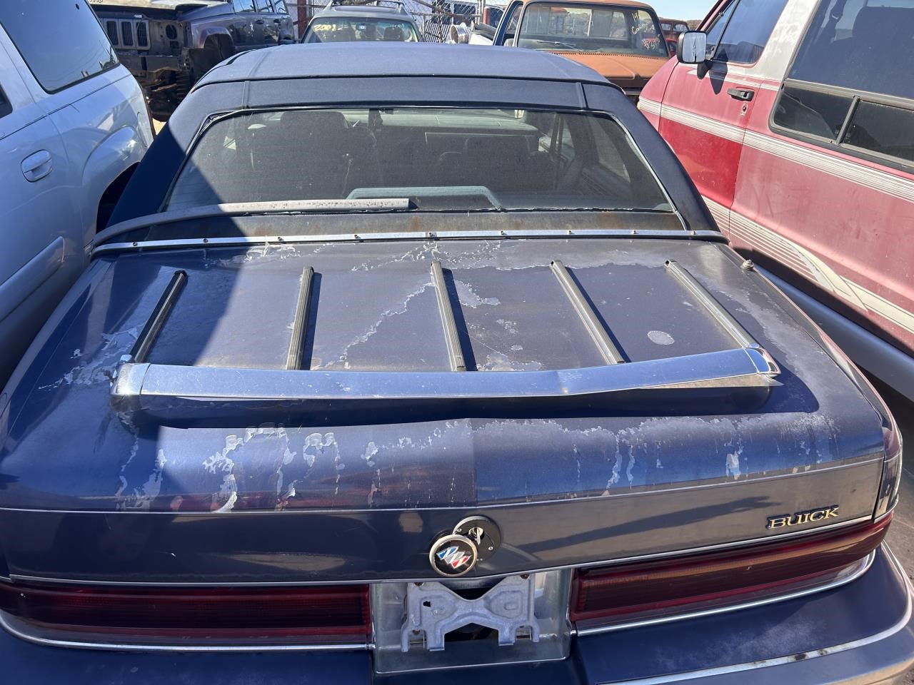 https://f005.backblazeb2.com/file/img-partshotlines-com/Inventory/OK19/Vehicle/25722_08.jpg