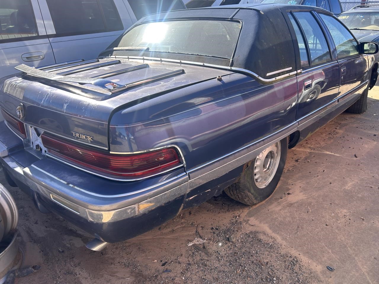 https://f005.backblazeb2.com/file/img-partshotlines-com/Inventory/OK19/Vehicle/25722_09.jpg