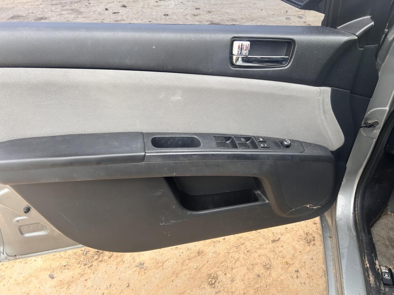 https://f005.backblazeb2.com/file/img-partshotlines-com/Inventory/OK19/Vehicle/25827_12.jpg