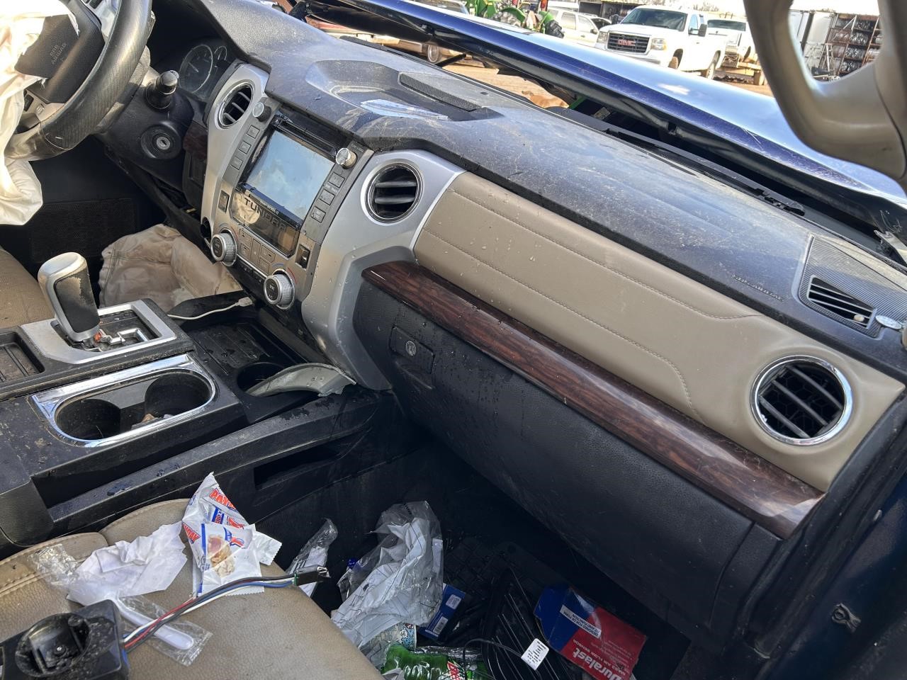 https://f005.backblazeb2.com/file/img-partshotlines-com/Inventory/OK19/Vehicle/25887_11.jpg