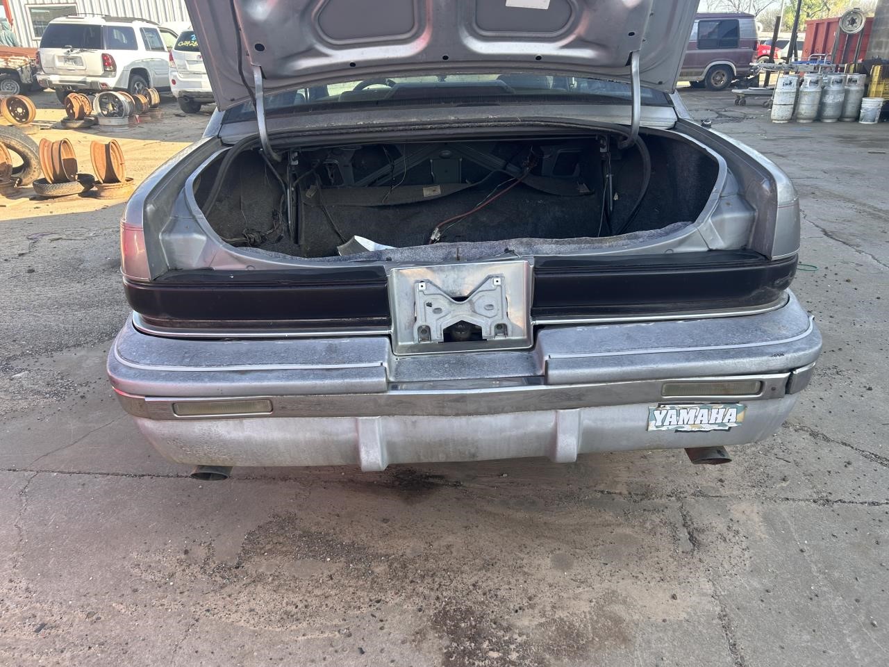 https://f005.backblazeb2.com/file/img-partshotlines-com/Inventory/OK19/Vehicle/26137_08.jpg