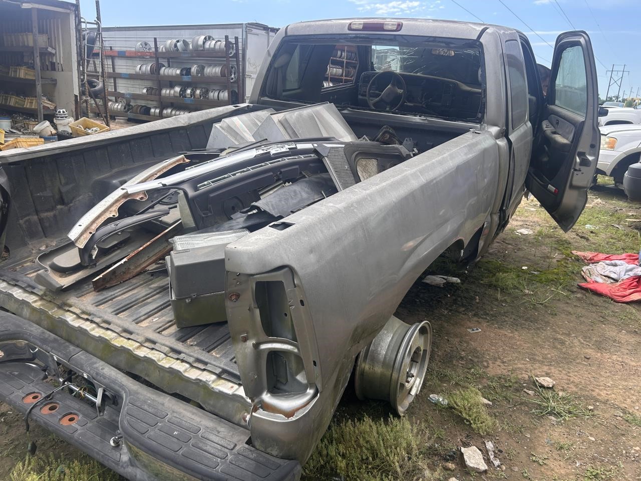 https://f005.backblazeb2.com/file/img-partshotlines-com/Inventory/OK19/Vehicle/26297_04.jpg