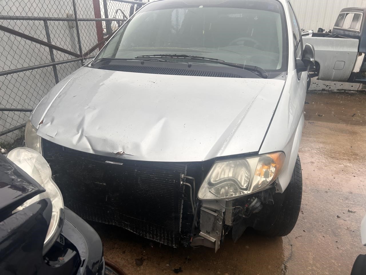 https://f005.backblazeb2.com/file/img-partshotlines-com/Inventory/OK19/Vehicle/26369_01.jpg