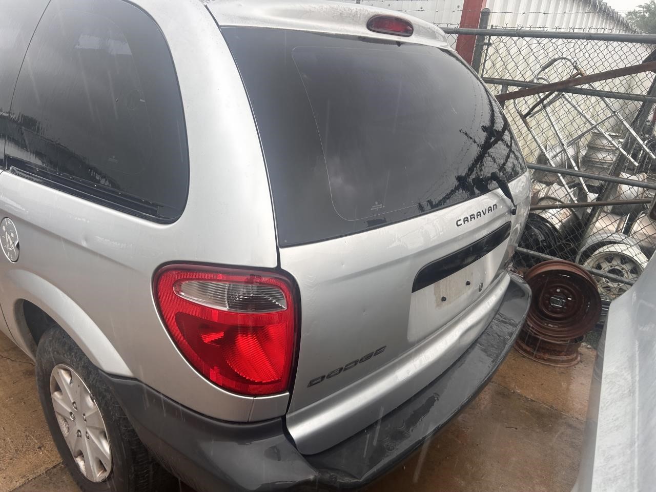 https://f005.backblazeb2.com/file/img-partshotlines-com/Inventory/OK19/Vehicle/26369_08.jpg