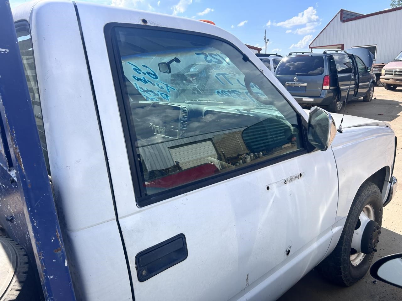 https://f005.backblazeb2.com/file/img-partshotlines-com/Inventory/OK19/Vehicle/26396_07.jpg