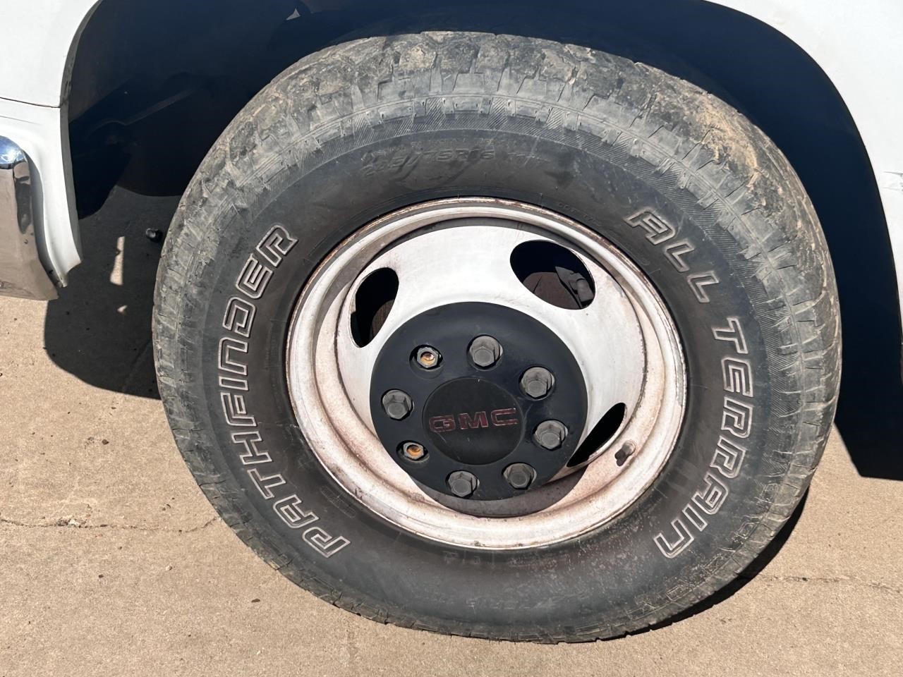 https://f005.backblazeb2.com/file/img-partshotlines-com/Inventory/OK19/Vehicle/26396_08.jpg