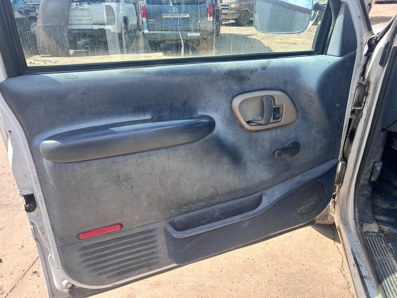 https://f005.backblazeb2.com/file/img-partshotlines-com/Inventory/OK19/Vehicle/26396_09.jpg