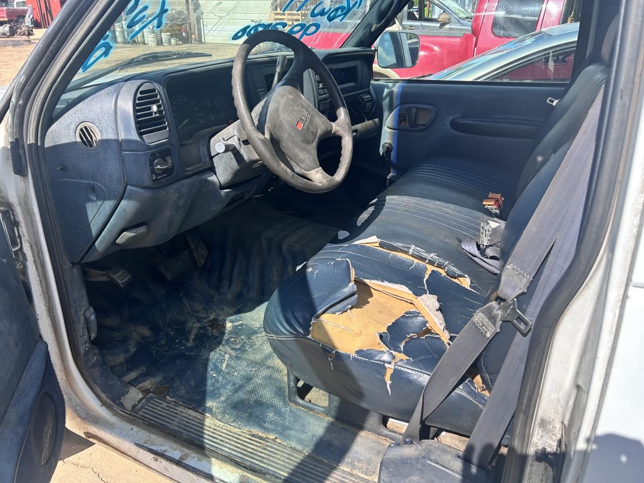 https://f005.backblazeb2.com/file/img-partshotlines-com/Inventory/OK19/Vehicle/26396_10.jpg