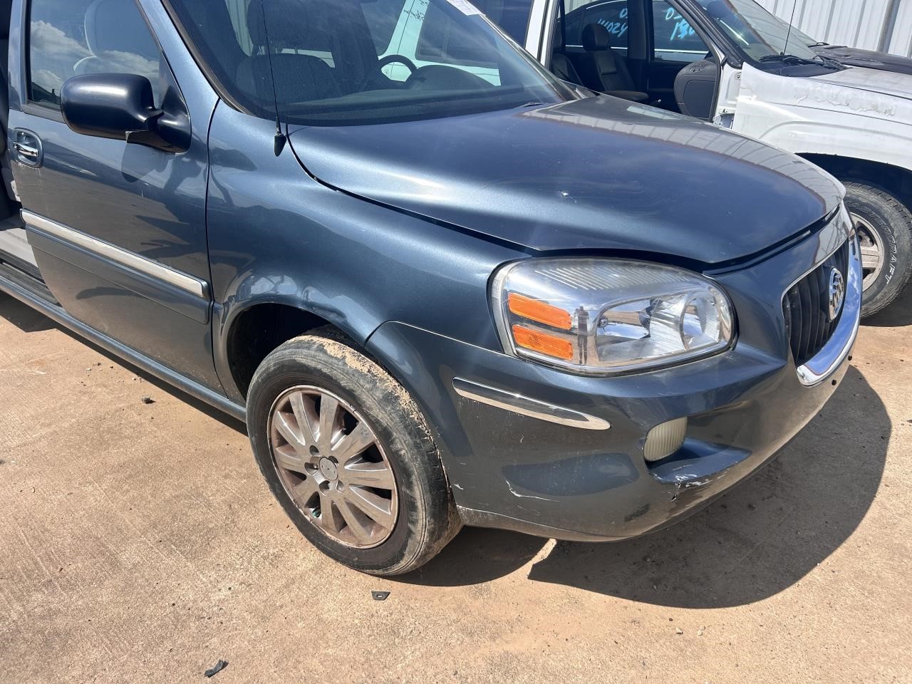 https://f005.backblazeb2.com/file/img-partshotlines-com/Inventory/OK19/Vehicle/26398_03.jpg