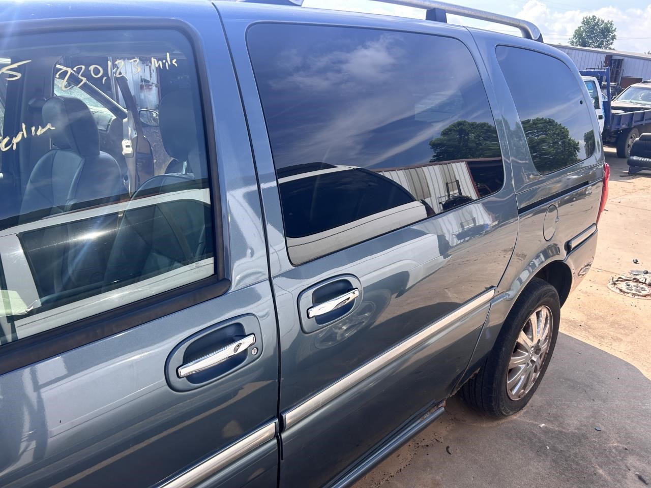 https://f005.backblazeb2.com/file/img-partshotlines-com/Inventory/OK19/Vehicle/26398_05.jpg