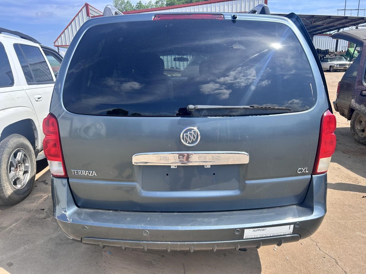 https://f005.backblazeb2.com/file/img-partshotlines-com/Inventory/OK19/Vehicle/26398_07.jpg