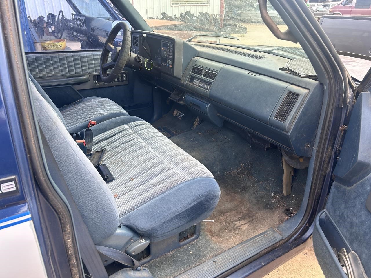 https://f005.backblazeb2.com/file/img-partshotlines-com/Inventory/OK19/Vehicle/26432_09.jpg