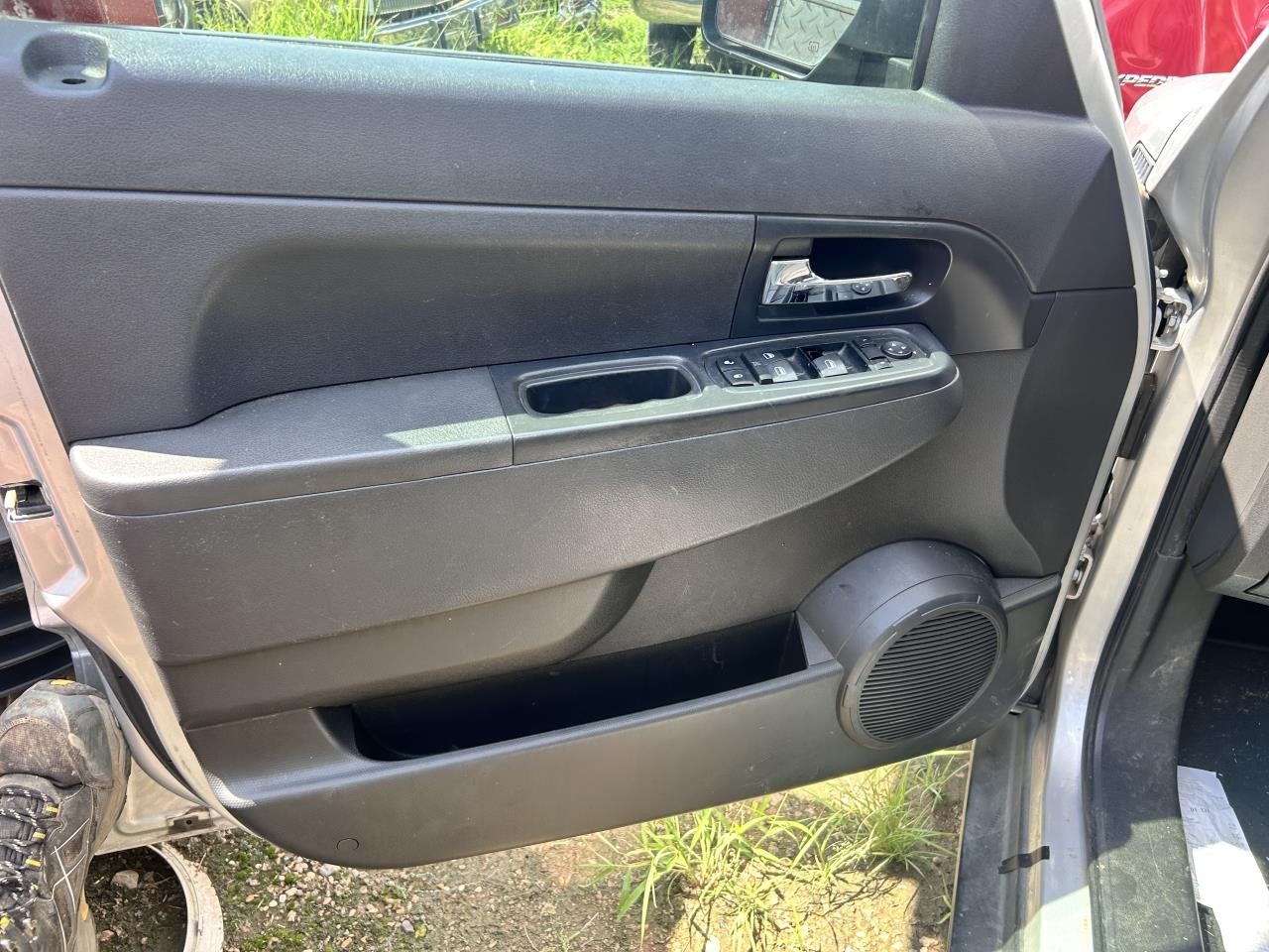 https://f005.backblazeb2.com/file/img-partshotlines-com/Inventory/OK19/Vehicle/26458_12.jpg