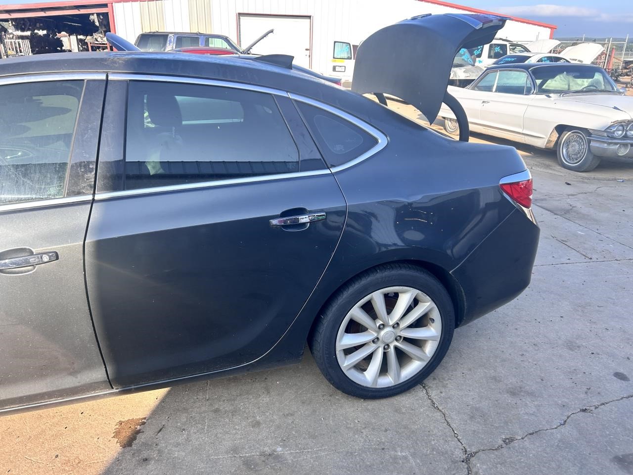 https://f005.backblazeb2.com/file/img-partshotlines-com/Inventory/OK19/Vehicle/26744_04.jpg
