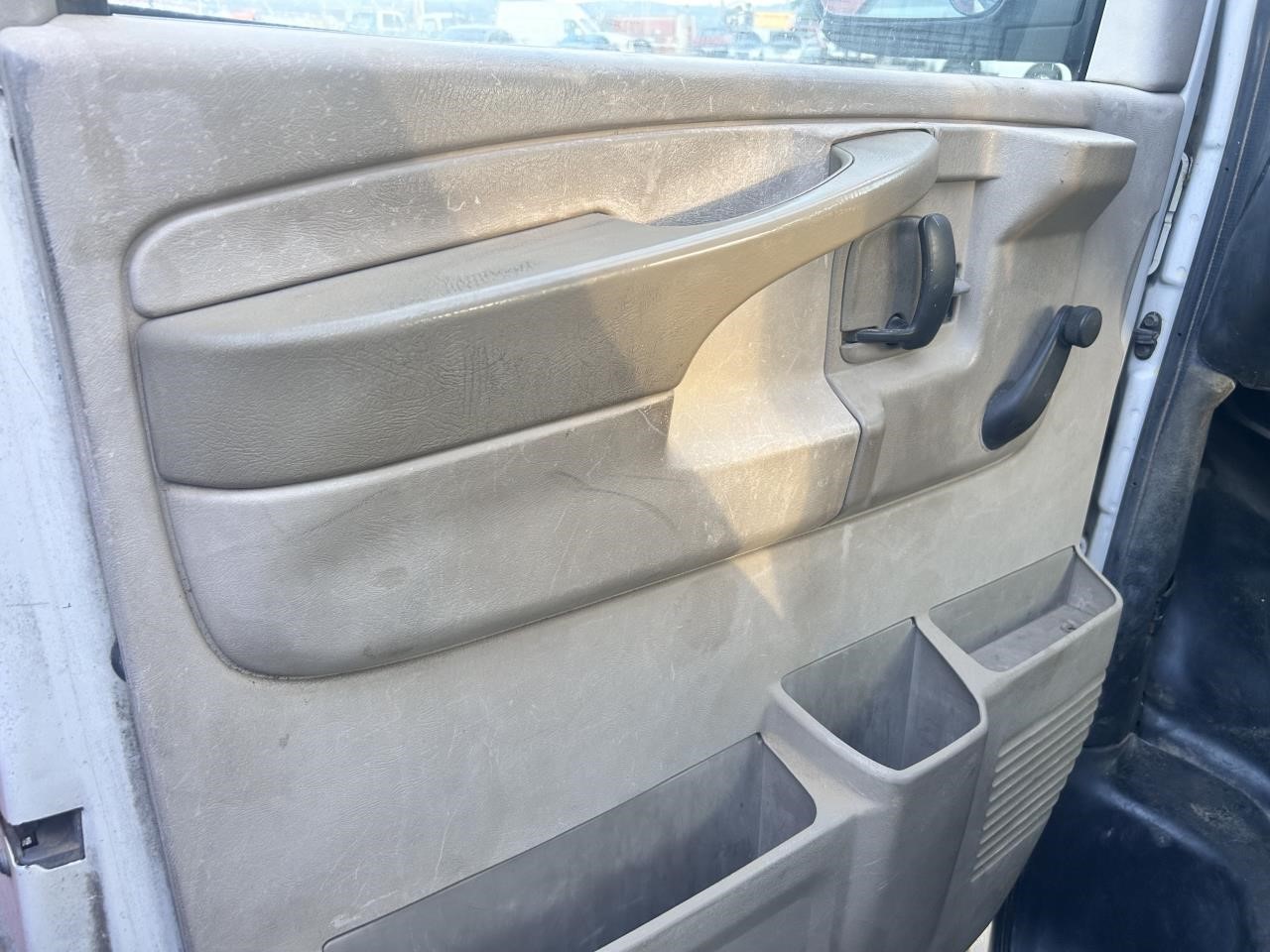 https://f005.backblazeb2.com/file/img-partshotlines-com/Inventory/OK19/Vehicle/26813_11.jpg