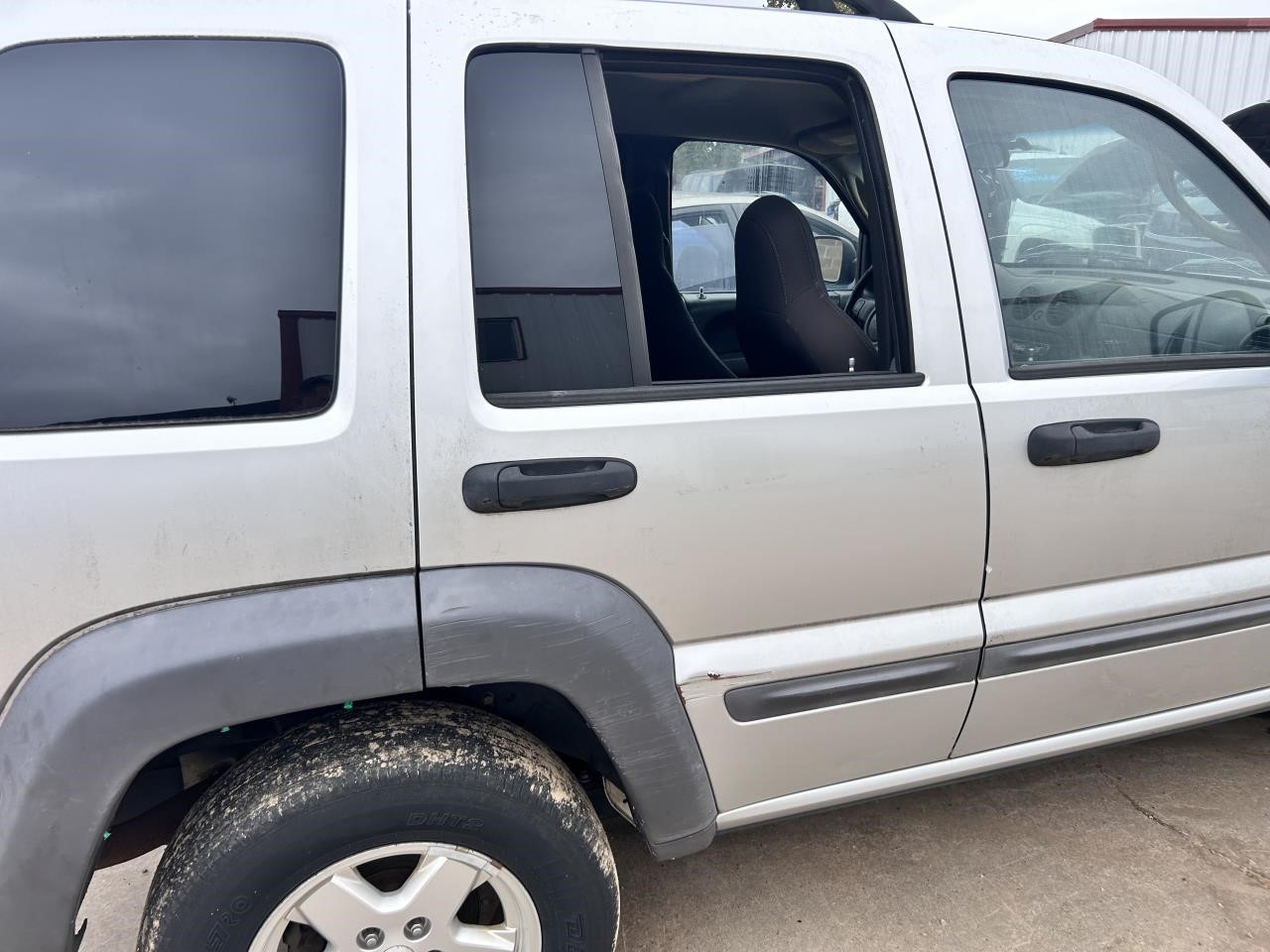 https://f005.backblazeb2.com/file/img-partshotlines-com/Inventory/OK19/Vehicle/26861_09.jpg