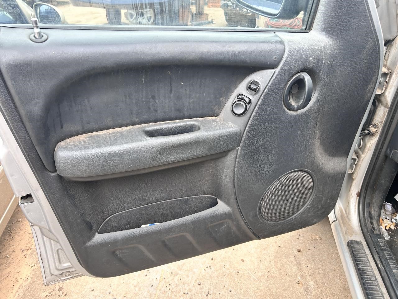 https://f005.backblazeb2.com/file/img-partshotlines-com/Inventory/OK19/Vehicle/26861_12.jpg