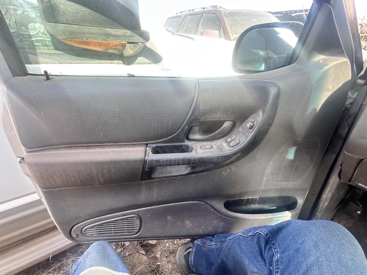 https://f005.backblazeb2.com/file/img-partshotlines-com/Inventory/OK19/Vehicle/26943_10.jpg