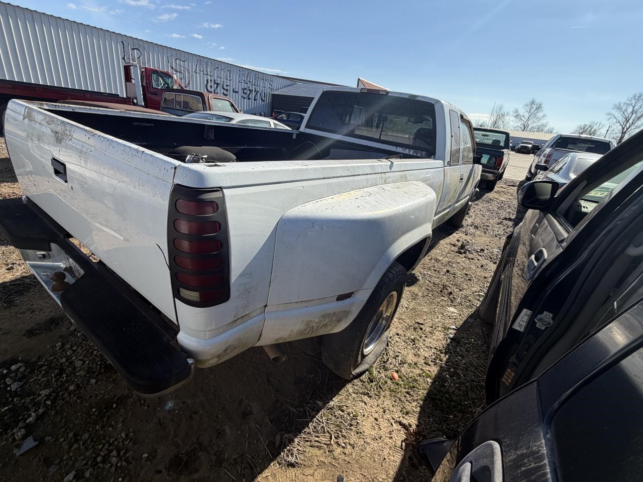https://f005.backblazeb2.com/file/img-partshotlines-com/Inventory/OK19/Vehicle/27071_08.jpg