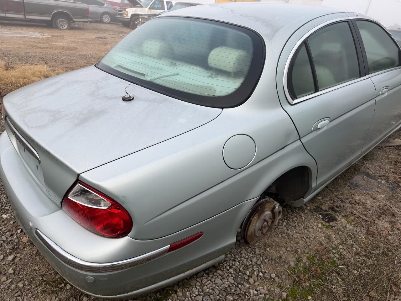 https://f005.backblazeb2.com/file/img-partshotlines-com/Inventory/OK19/Vehicle/27076_08.jpg