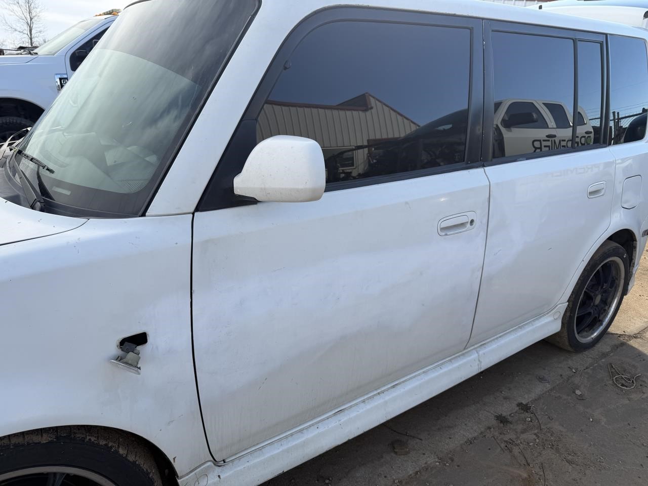 https://f005.backblazeb2.com/file/img-partshotlines-com/Inventory/OK19/Vehicle/27083_04.jpg