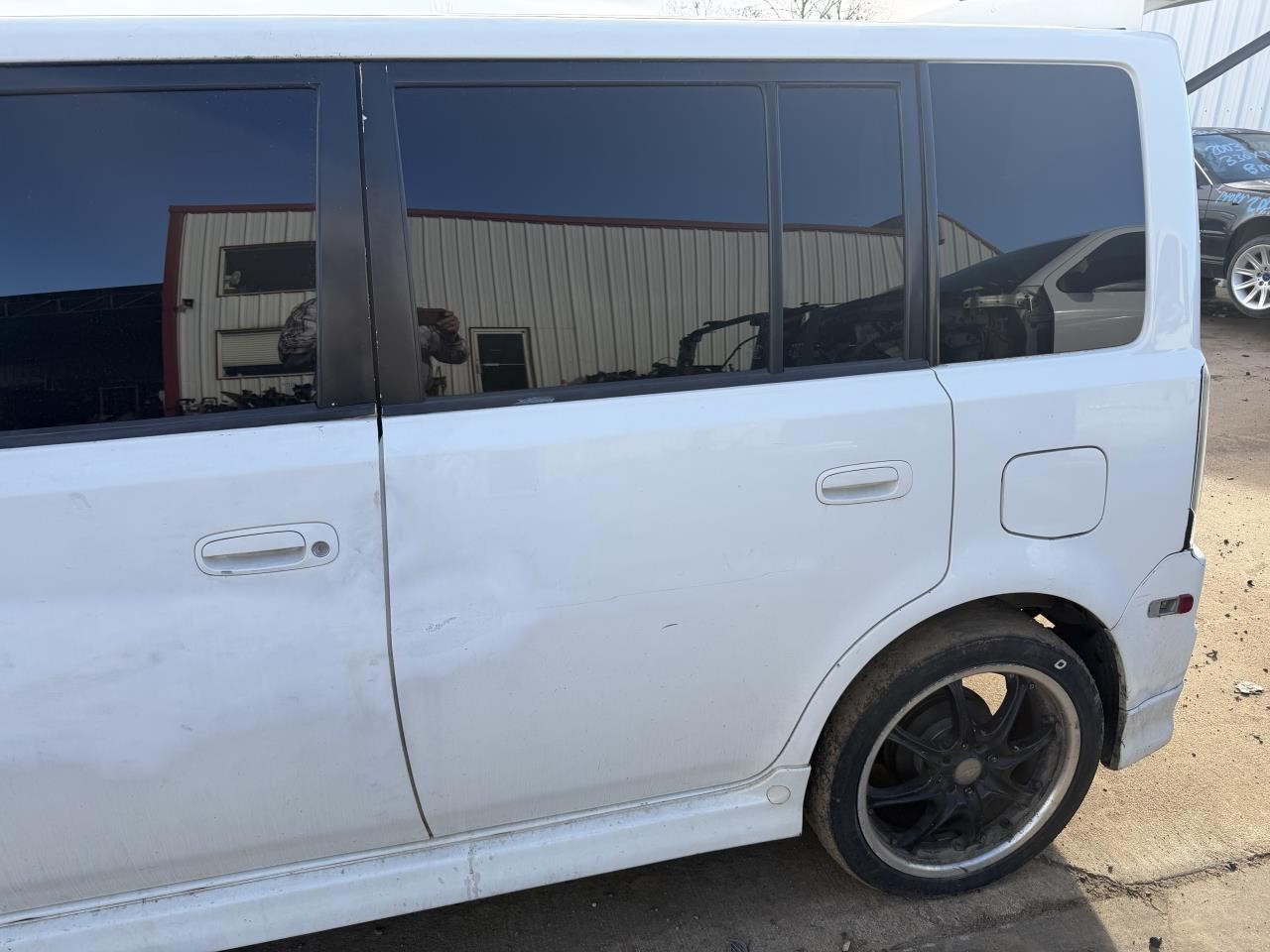 https://f005.backblazeb2.com/file/img-partshotlines-com/Inventory/OK19/Vehicle/27083_05.jpg