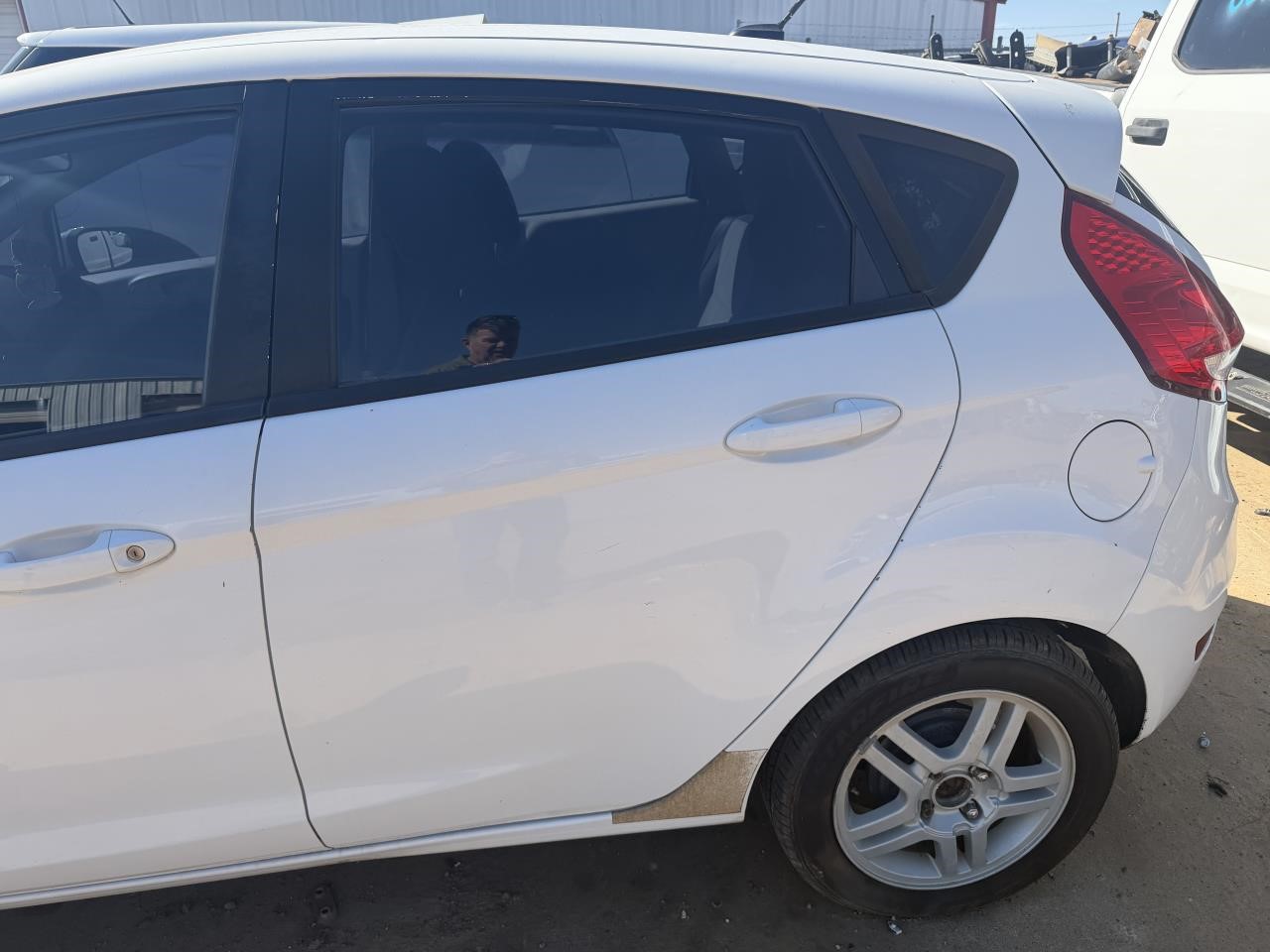 https://f005.backblazeb2.com/file/img-partshotlines-com/Inventory/OK19/Vehicle/27179_05.jpg