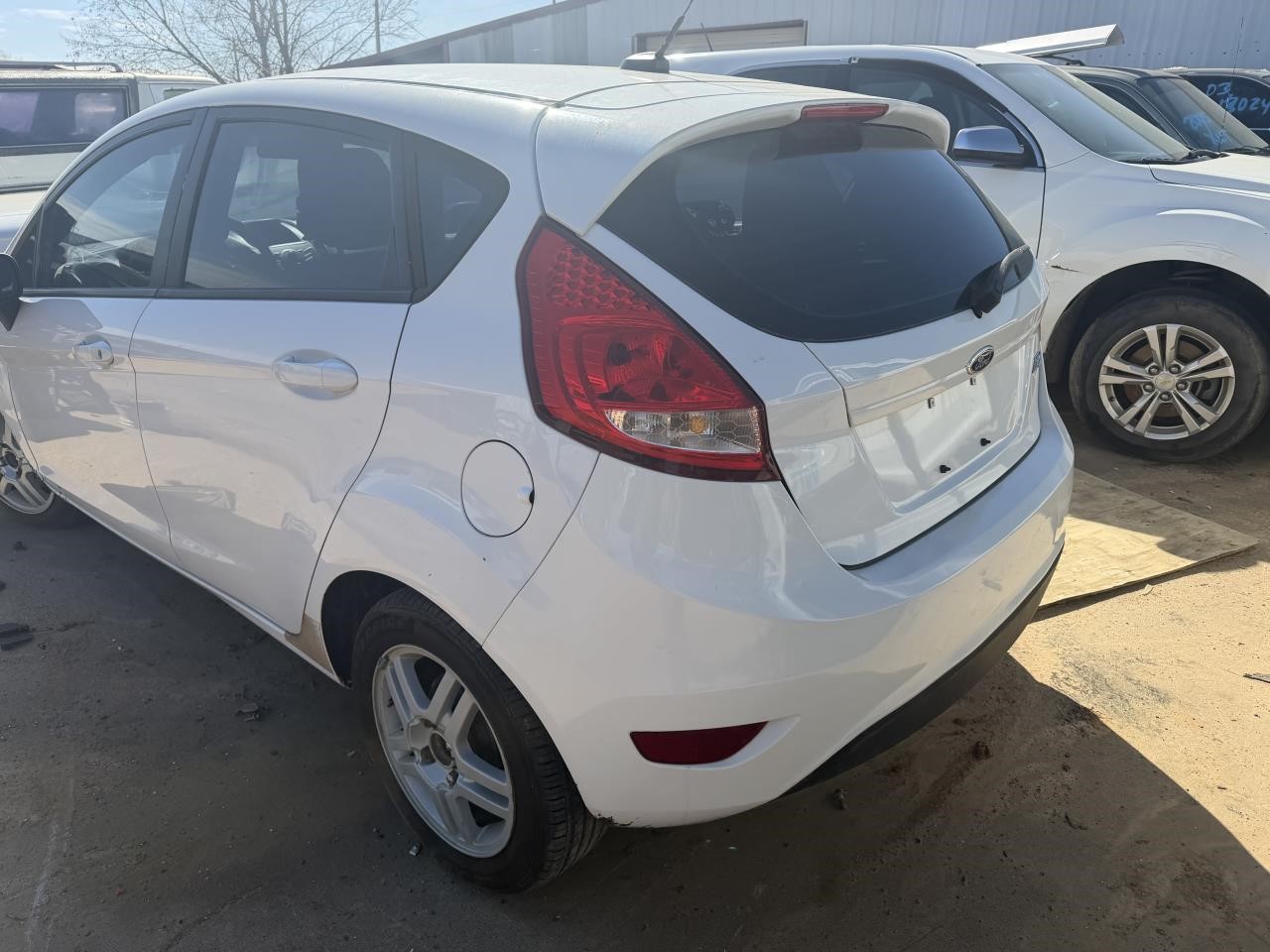 https://f005.backblazeb2.com/file/img-partshotlines-com/Inventory/OK19/Vehicle/27179_06.jpg