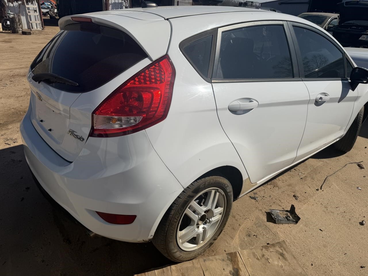 https://f005.backblazeb2.com/file/img-partshotlines-com/Inventory/OK19/Vehicle/27179_08.jpg