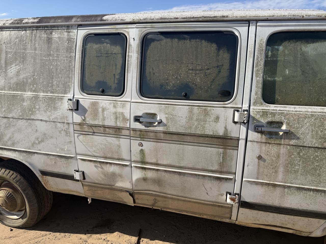 https://f005.backblazeb2.com/file/img-partshotlines-com/Inventory/OK19/Vehicle/27196_06.jpg