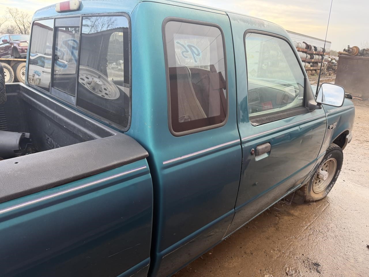 https://f005.backblazeb2.com/file/img-partshotlines-com/Inventory/OK19/Vehicle/27237_08.jpg