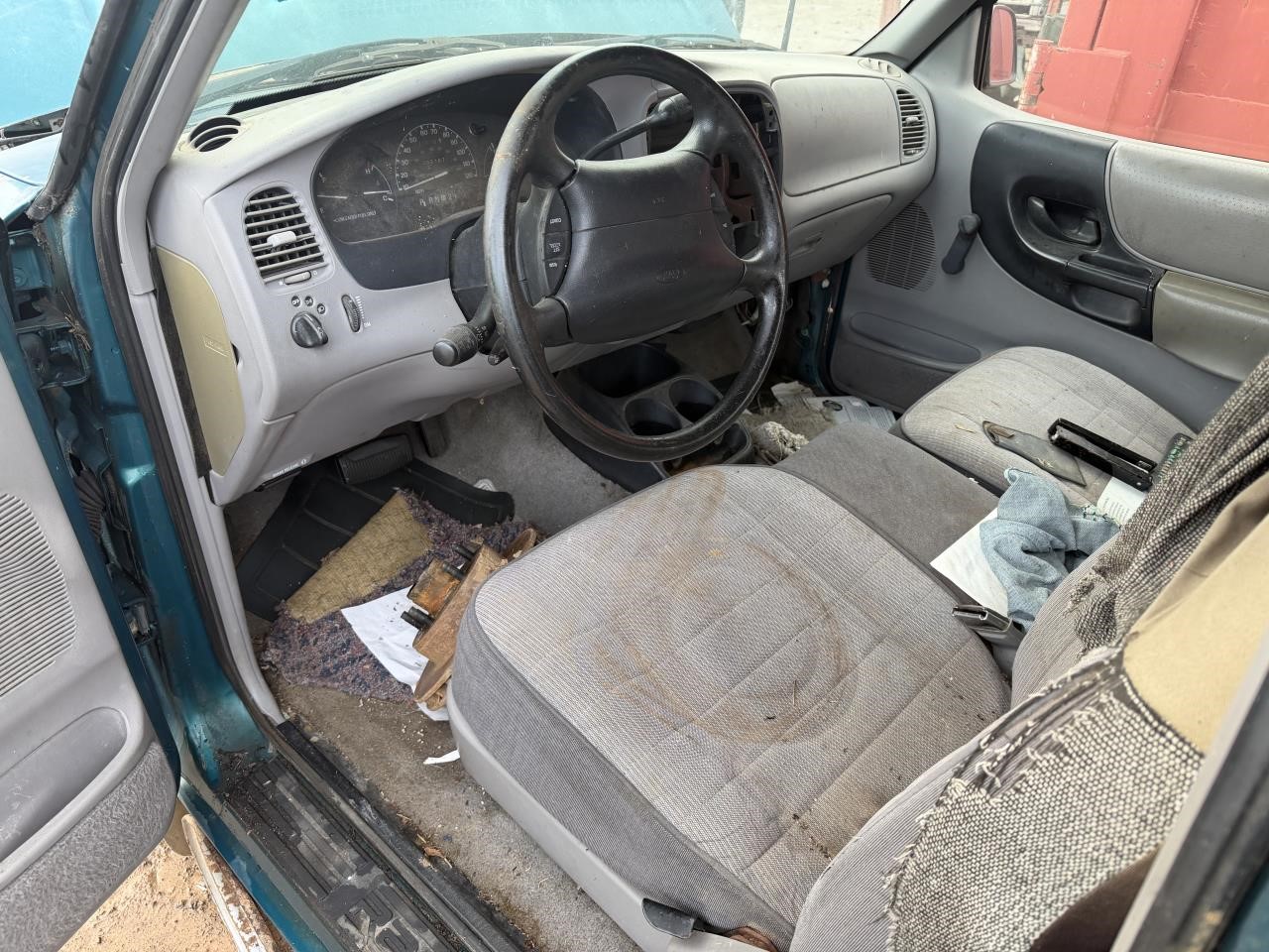 https://f005.backblazeb2.com/file/img-partshotlines-com/Inventory/OK19/Vehicle/27237_12.jpg