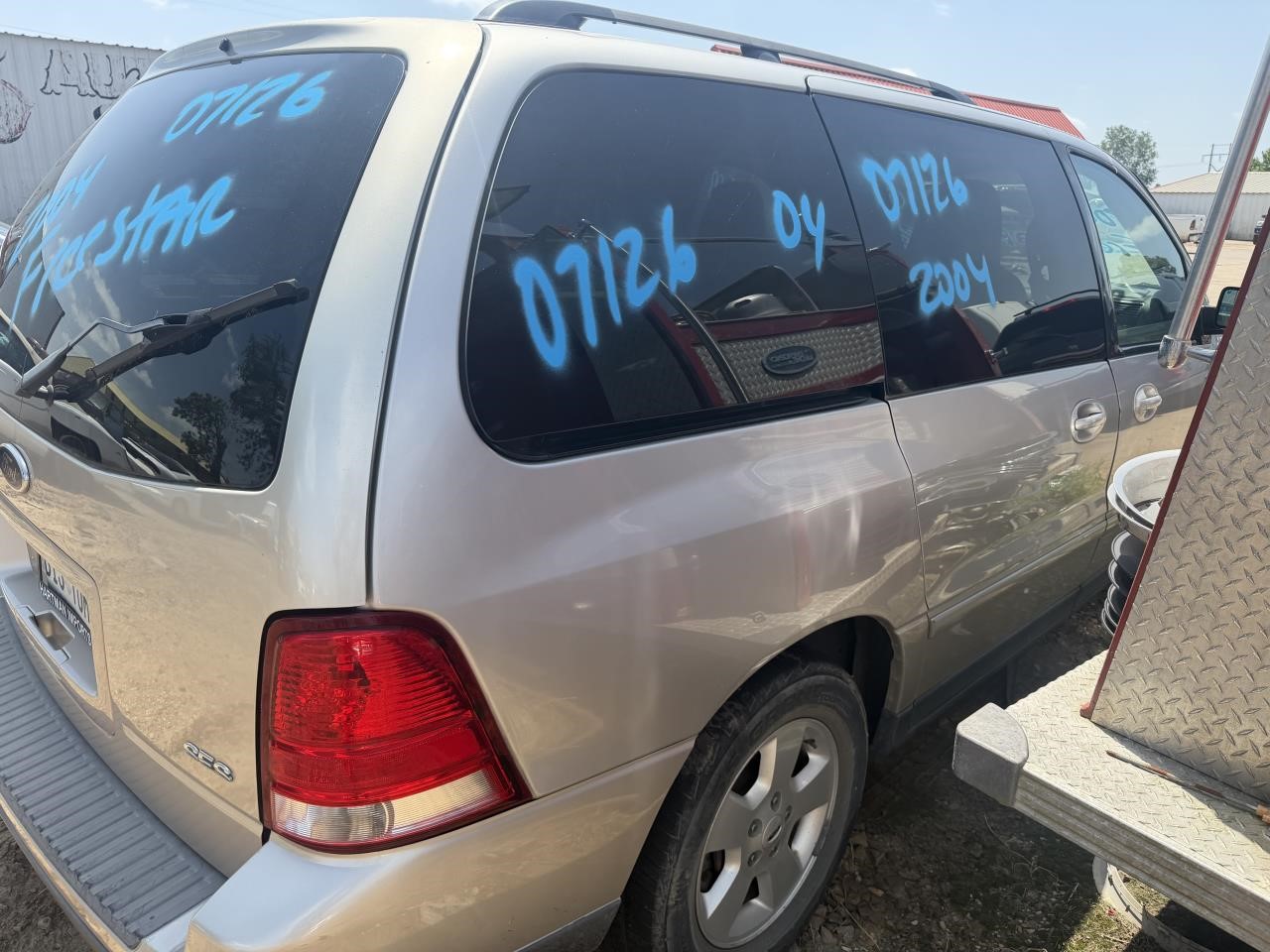 https://f005.backblazeb2.com/file/img-partshotlines-com/Inventory/OK19/Vehicle/27532_08.jpg