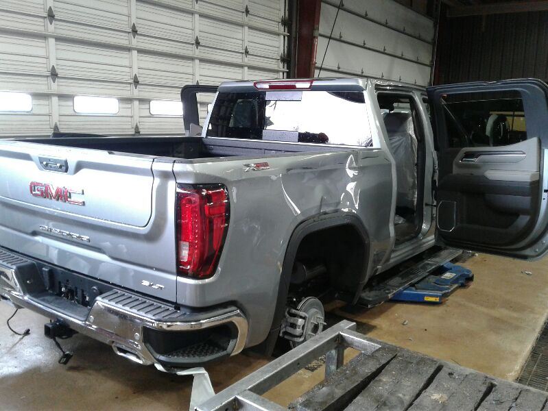 https://f005.backblazeb2.com/file/img-partshotlines-com/Inventory/OK45/Vehicle/33032_05.jpg