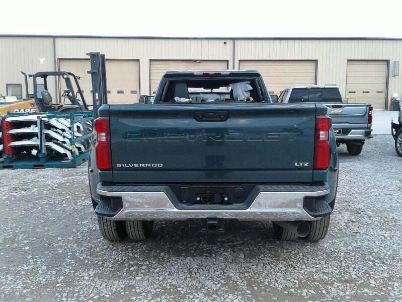 https://f005.backblazeb2.com/file/img-partshotlines-com/Inventory/OK45/Vehicle/33673_08.jpg