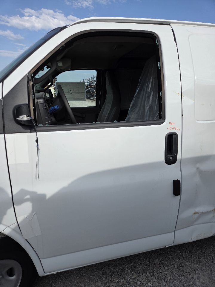 https://f005.backblazeb2.com/file/img-partshotlines-com/Inventory/OK45/Vehicle/37260_06.jpg