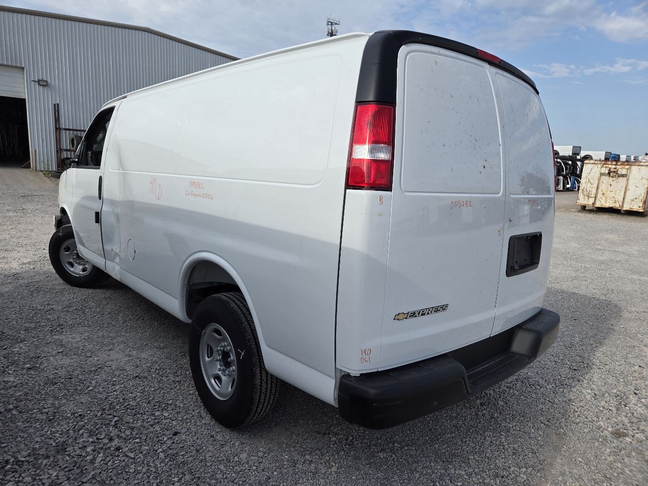 https://f005.backblazeb2.com/file/img-partshotlines-com/Inventory/OK45/Vehicle/37260_08.jpg