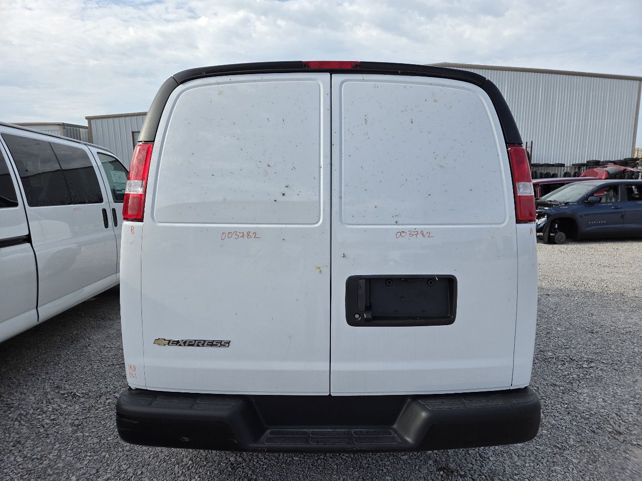 https://f005.backblazeb2.com/file/img-partshotlines-com/Inventory/OK45/Vehicle/37260_10.jpg