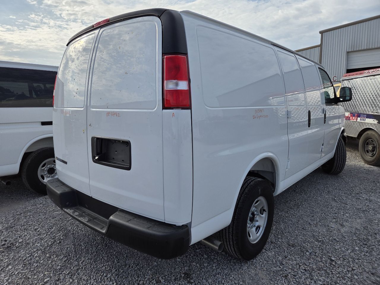https://f005.backblazeb2.com/file/img-partshotlines-com/Inventory/OK45/Vehicle/37260_12.jpg
