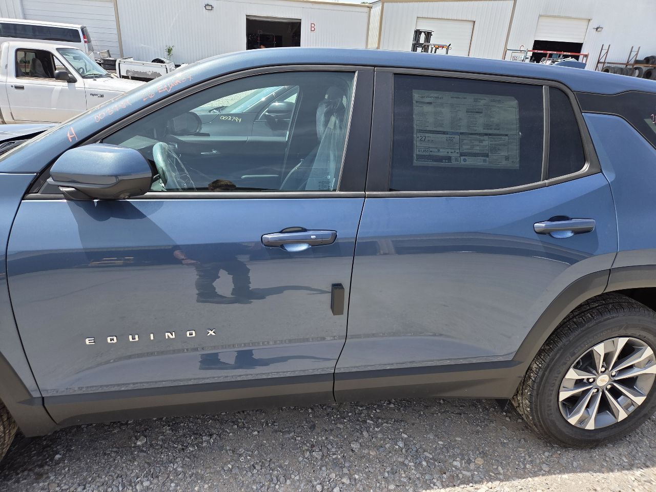 Vehicle/37317_06.jpg