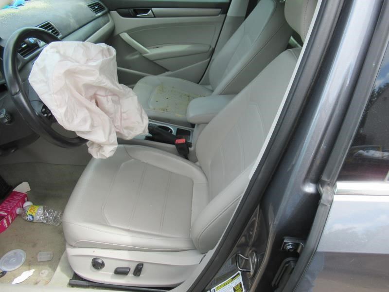 https://f005.backblazeb2.com/file/img-partshotlines-com/Inventory/OK54/Vehicle/31097_10.jpg