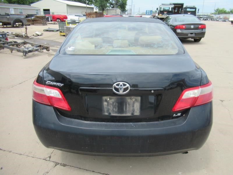 https://f005.backblazeb2.com/file/img-partshotlines-com/Inventory/OK54/Vehicle/31430_06.jpg