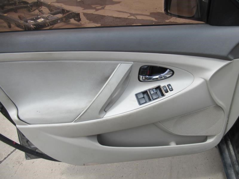 https://f005.backblazeb2.com/file/img-partshotlines-com/Inventory/OK54/Vehicle/31430_10.jpg