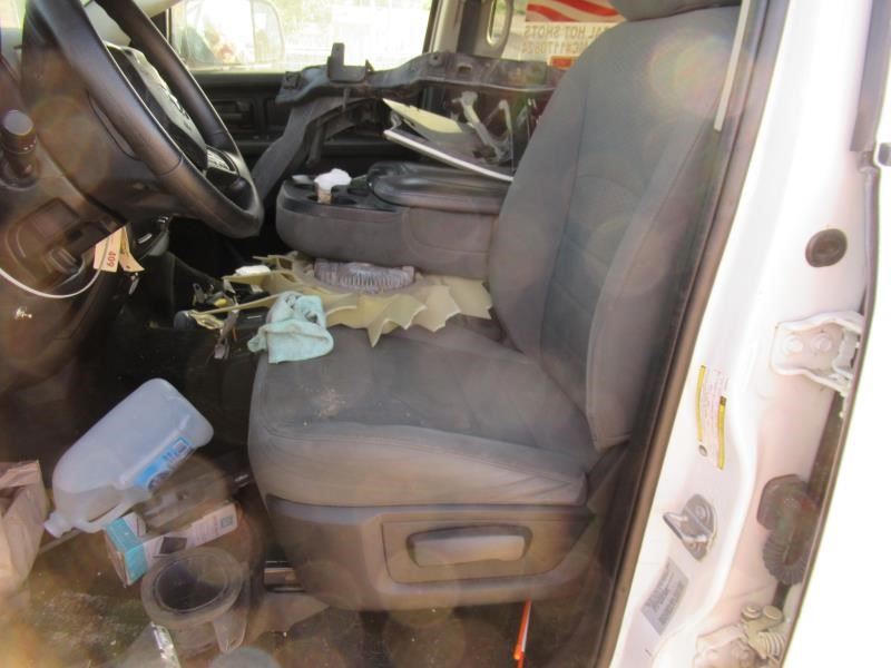 https://f005.backblazeb2.com/file/img-partshotlines-com/Inventory/OK54/Vehicle/31835_11.jpg