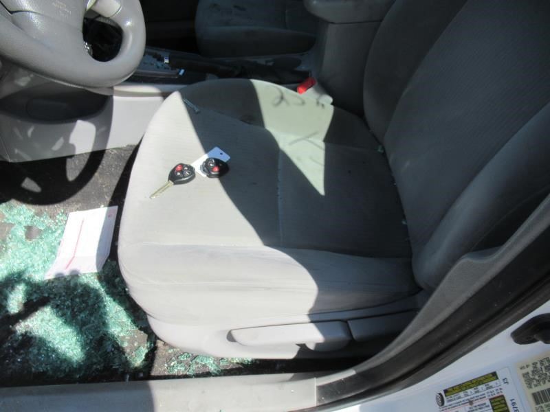 https://f005.backblazeb2.com/file/img-partshotlines-com/Inventory/OK54/Vehicle/33490_12.jpg