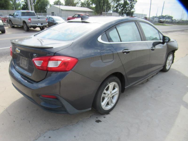 https://f005.backblazeb2.com/file/img-partshotlines-com/Inventory/OK54/Vehicle/33656_05.jpg