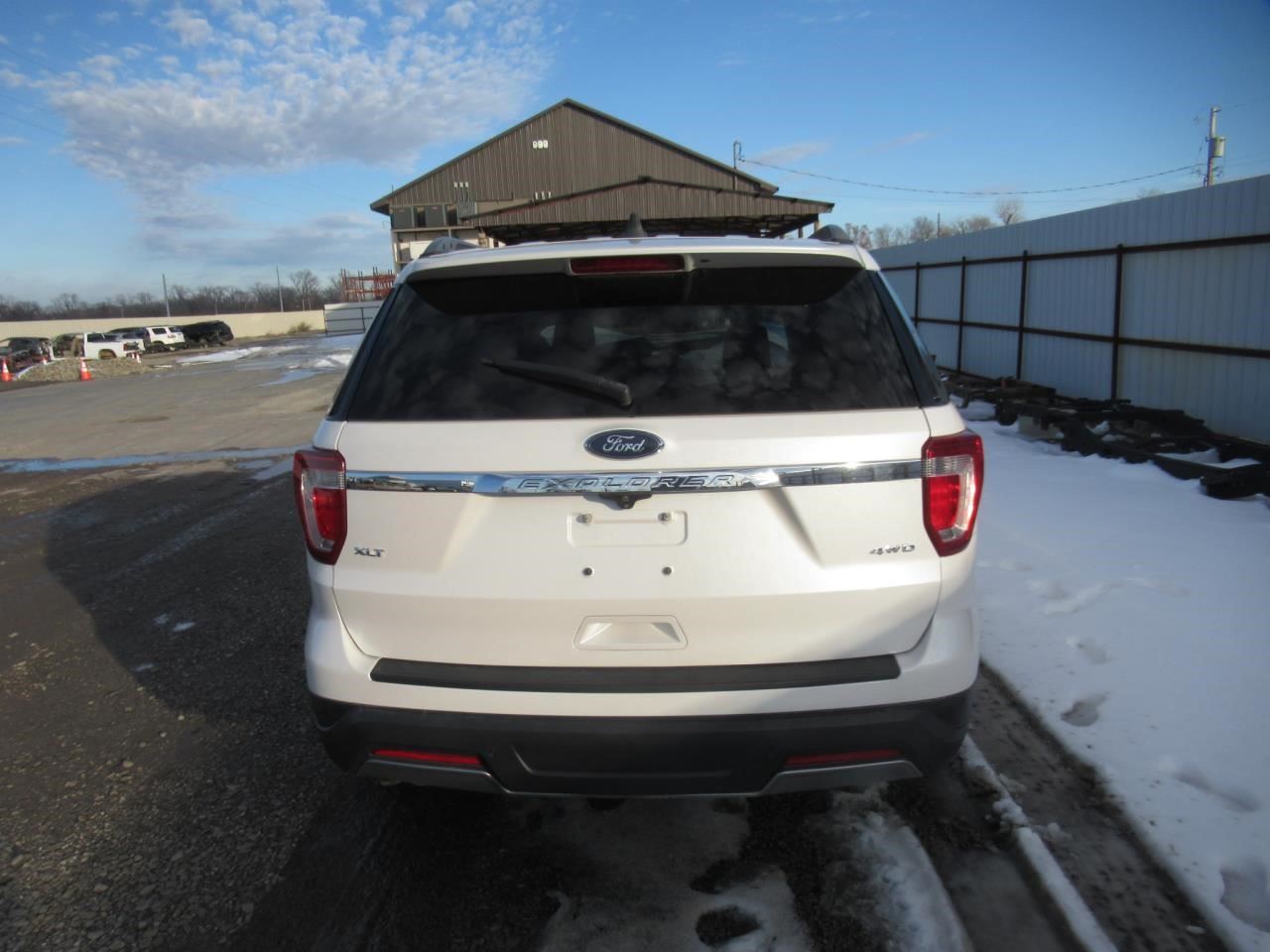 https://f005.backblazeb2.com/file/img-partshotlines-com/Inventory/OK54/Vehicle/36337_07.jpg