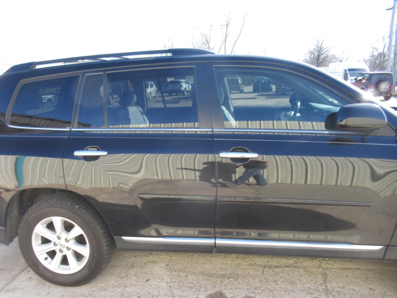 https://f005.backblazeb2.com/file/img-partshotlines-com/Inventory/OK54/Vehicle/36507_05.jpg