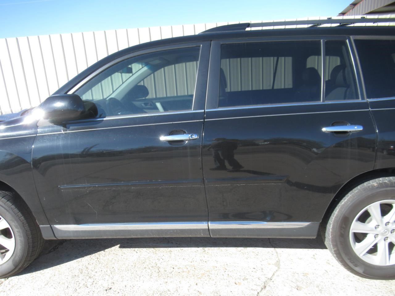 https://f005.backblazeb2.com/file/img-partshotlines-com/Inventory/OK54/Vehicle/36507_11.jpg